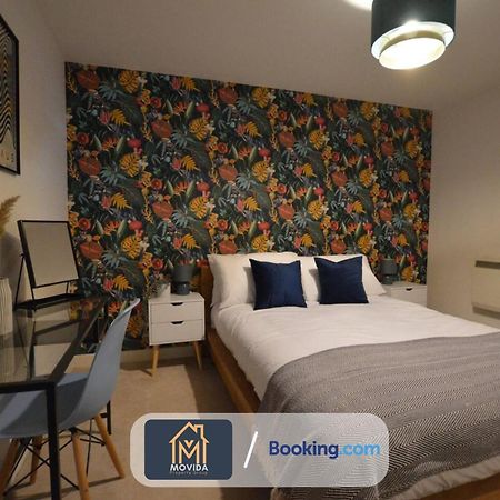 Lgi Stunning 1 Bedroom Apartment By Movida Property Group Short Lets & Serviced Accommodation Leeds  Luaran gambar