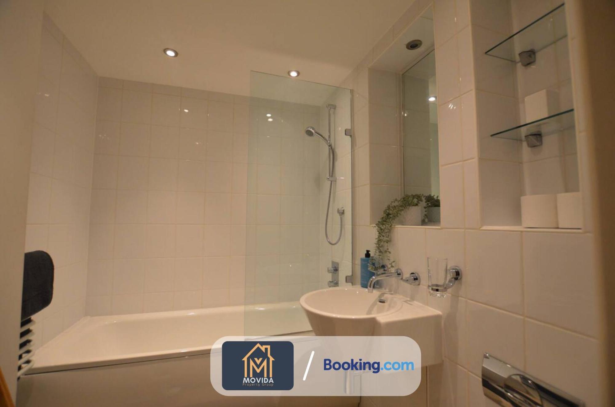 Lgi Stunning 1 Bedroom Apartment By Movida Property Group Short Lets & Serviced Accommodation Leeds  Luaran gambar